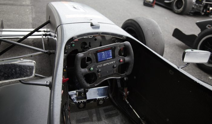 Le cockpit de la FR2.0 de CD Sport